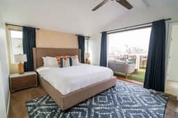 3 BR, Roof Deck, Ocean Views, Hot Tub, Beach Block