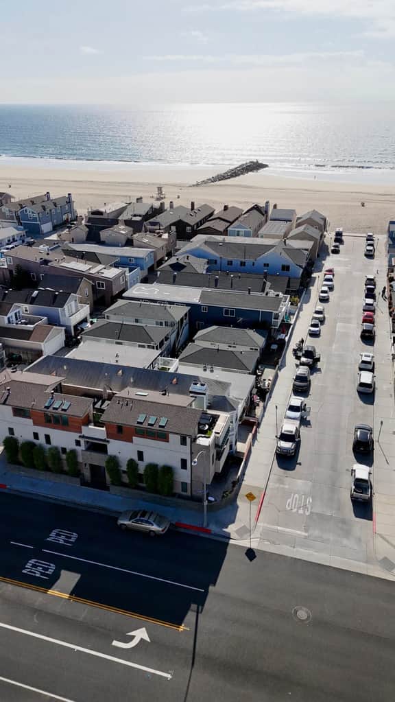 3 BR, Roof Deck, Ocean Views, Hot Tub, Beach Block