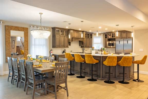 Spacious 6BR Beach Home with Elevator & Heated Pool - Ideal for Family Vacations