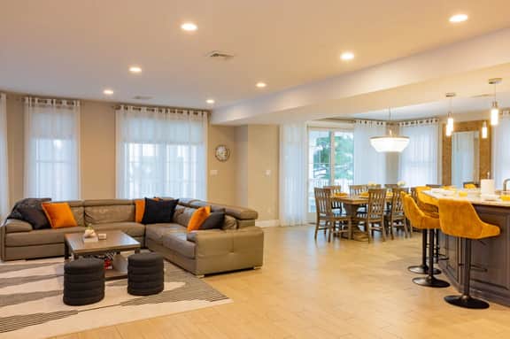 Spacious 6BR Beach Home with Elevator & Heated Pool - Ideal for Family Vacations