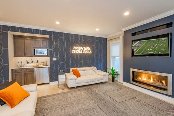 Spacious 6BR Beach Home with Elevator & Heated Pool - Ideal for Family Vacations